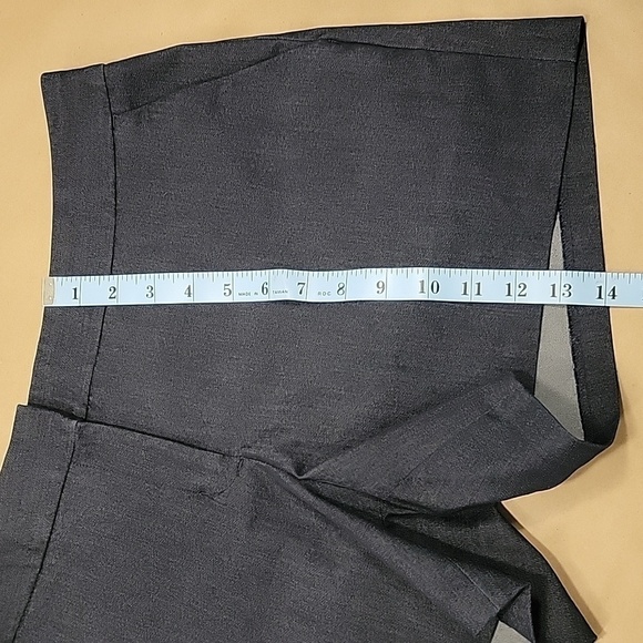 Express, Size 10R, NWOT Lightweight Shorts, Raw Denim Blue Color, NWOT. - Picture 5 of 10